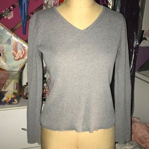 Grey V-Neck Long-Sleeved Sweatshirt